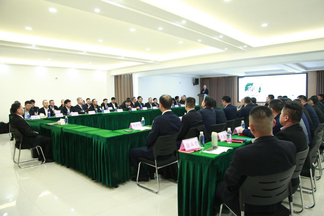 北农大公司总经理会议顺利召开